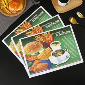emballage de sandwichs dans du papier ciré pour un service d’impression sur mesure alimentaire
